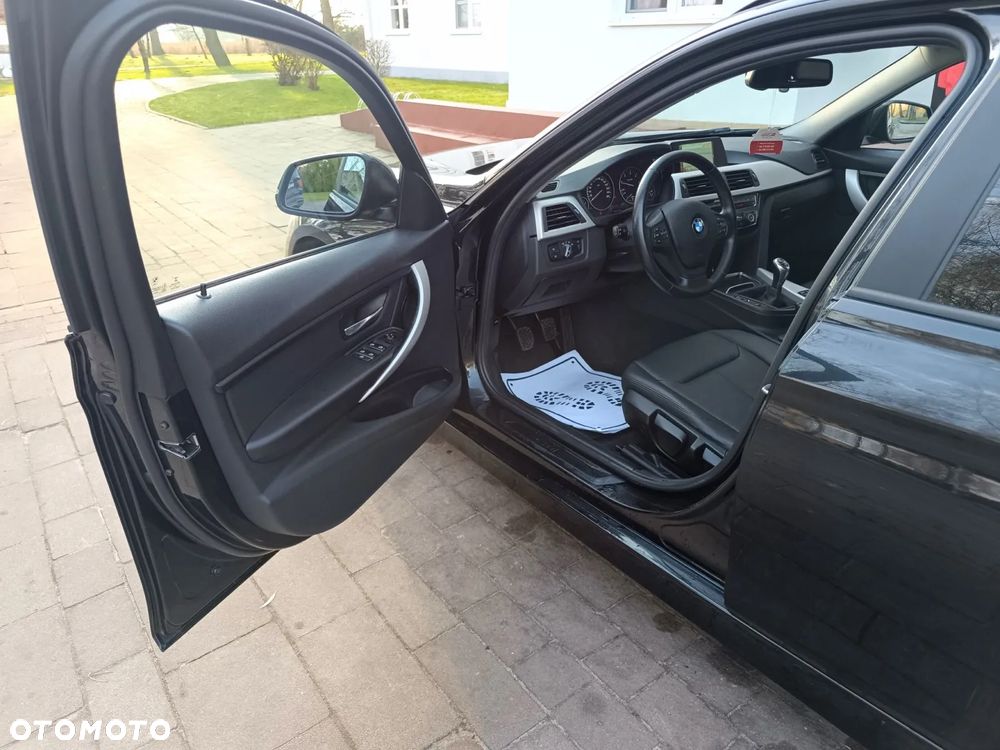 BMW Seria 3 318d DPF Edition Lifestyle - 23