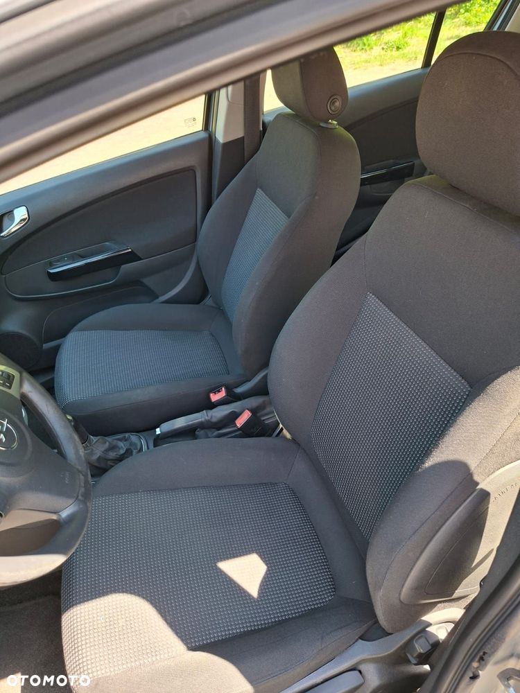 Opel Corsa - 12