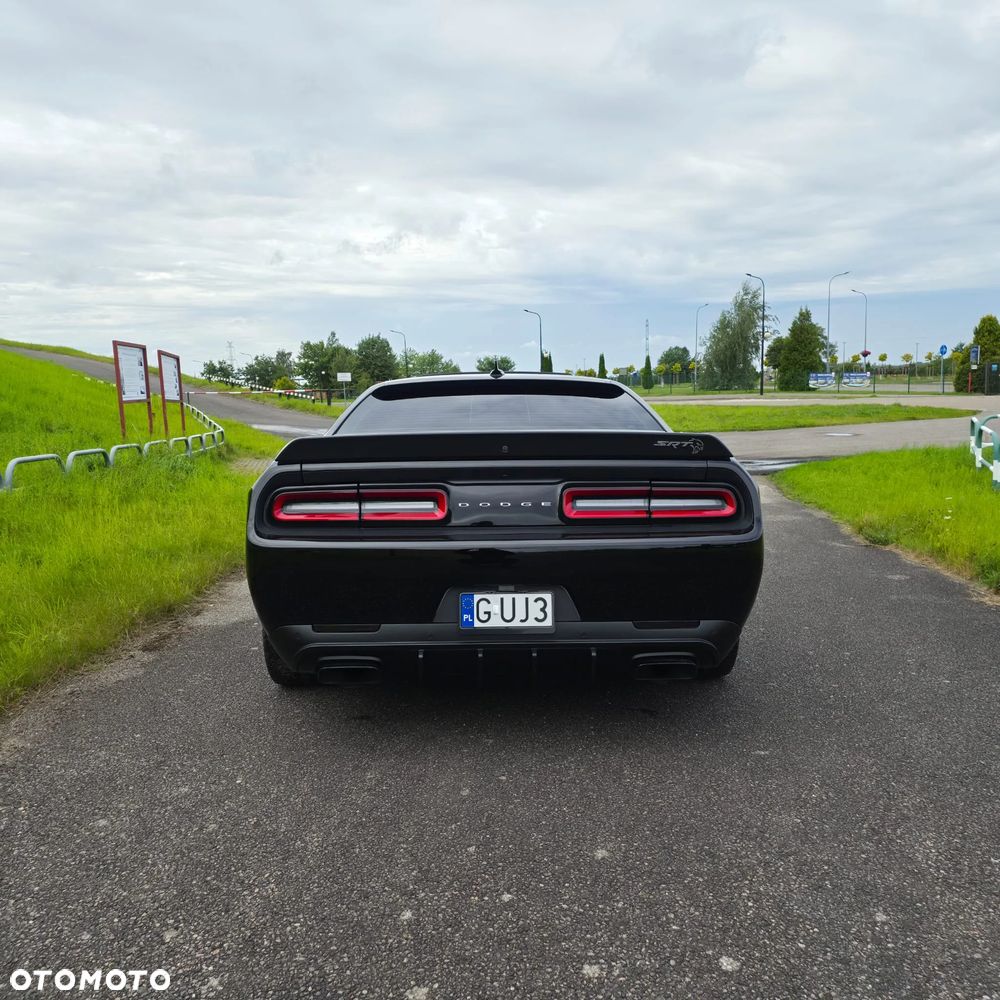 Dodge Challenger - 22