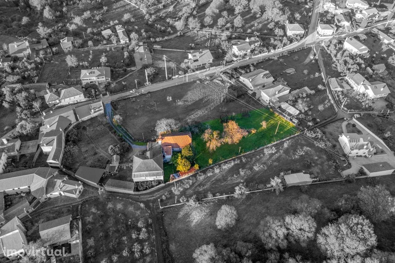 Moradia Geminada em Queirã | Boas Áreas | Privacidade | Para Renovar - Grande imagem: 3/54