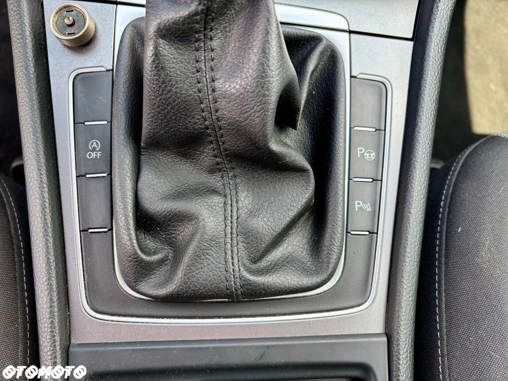 Volkswagen Golf - 18