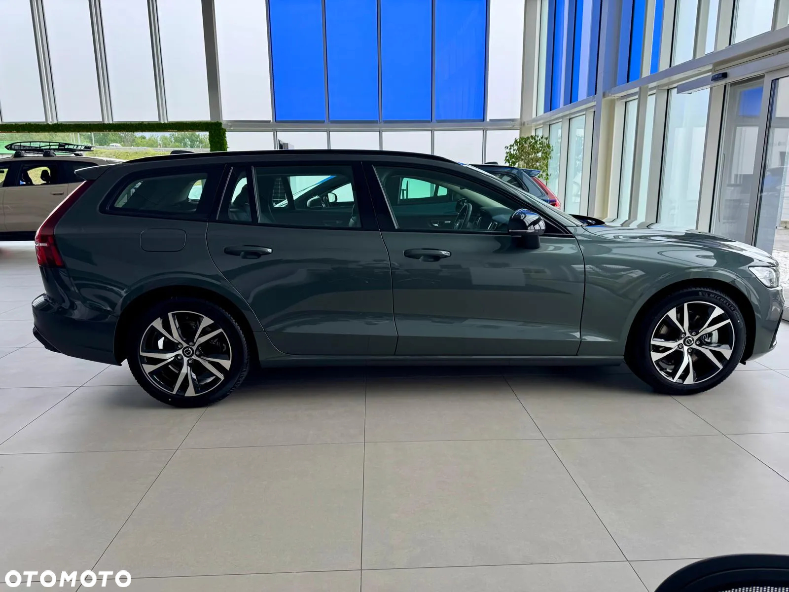 Volvo V60 B4 B Plus Dark - 11