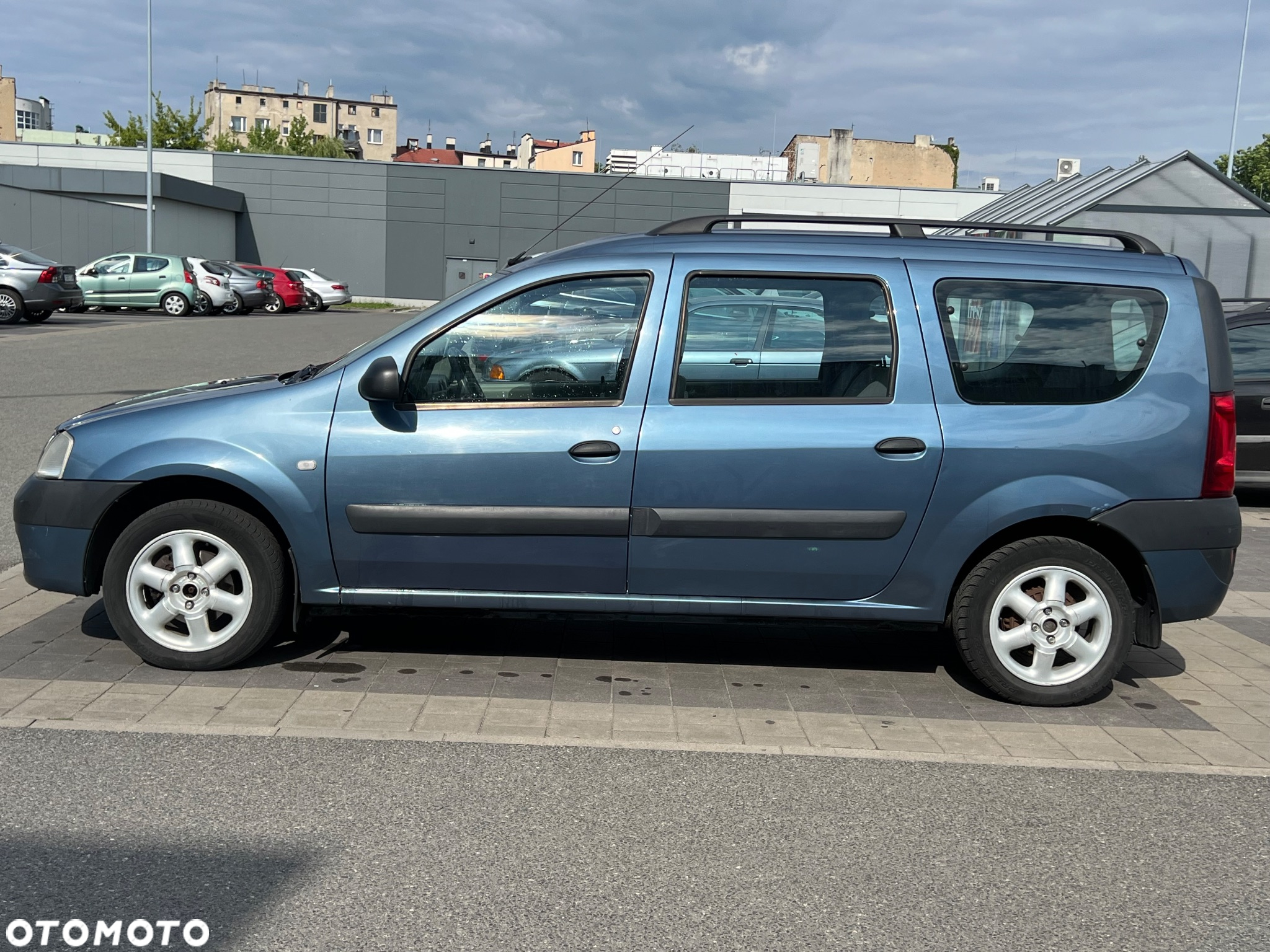 Dacia Logan MCV 1.6 16V Laureate - 4