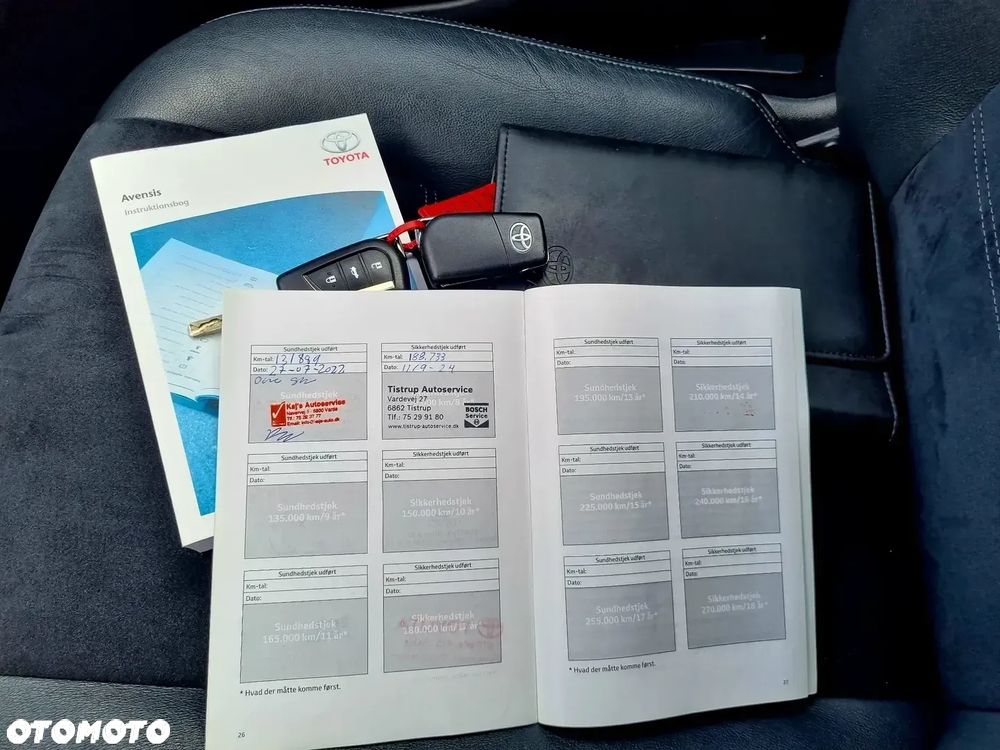 Toyota Avensis 1.8 Premium - 24