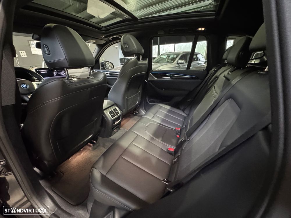 BMW iX3 M Sport Impressive - 26