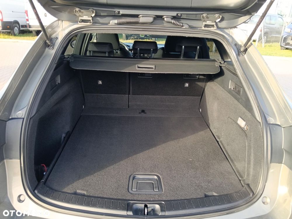 Toyota Corolla 2.0 Hybrid Comfort - 18