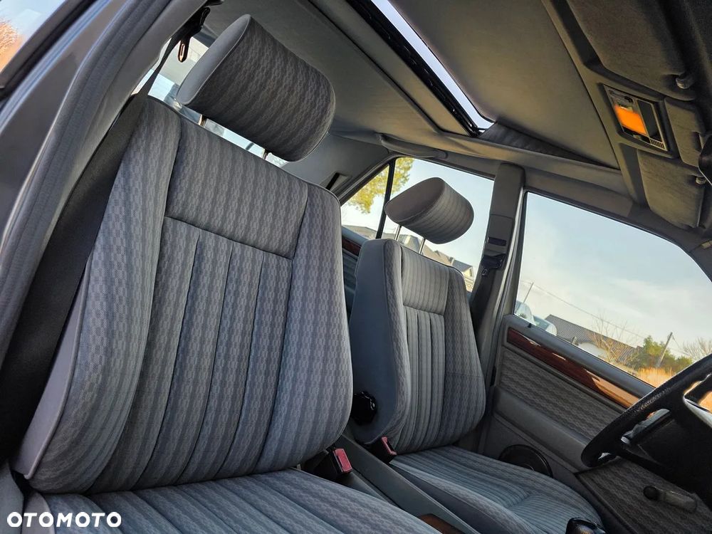 Mercedes-Benz W124 (1984-1993) - 16