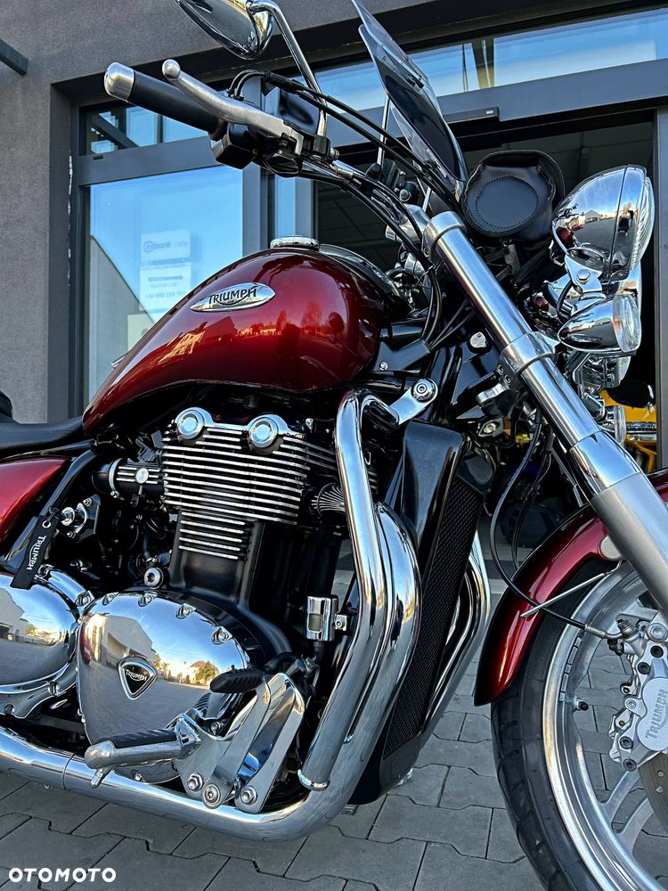 Triumph Thunderbird - 4