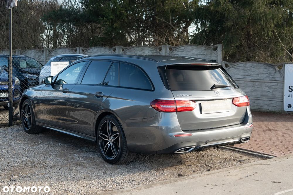 Mercedes-Benz Klasa E 300 de 9G-TRONIC AMG Line - 38