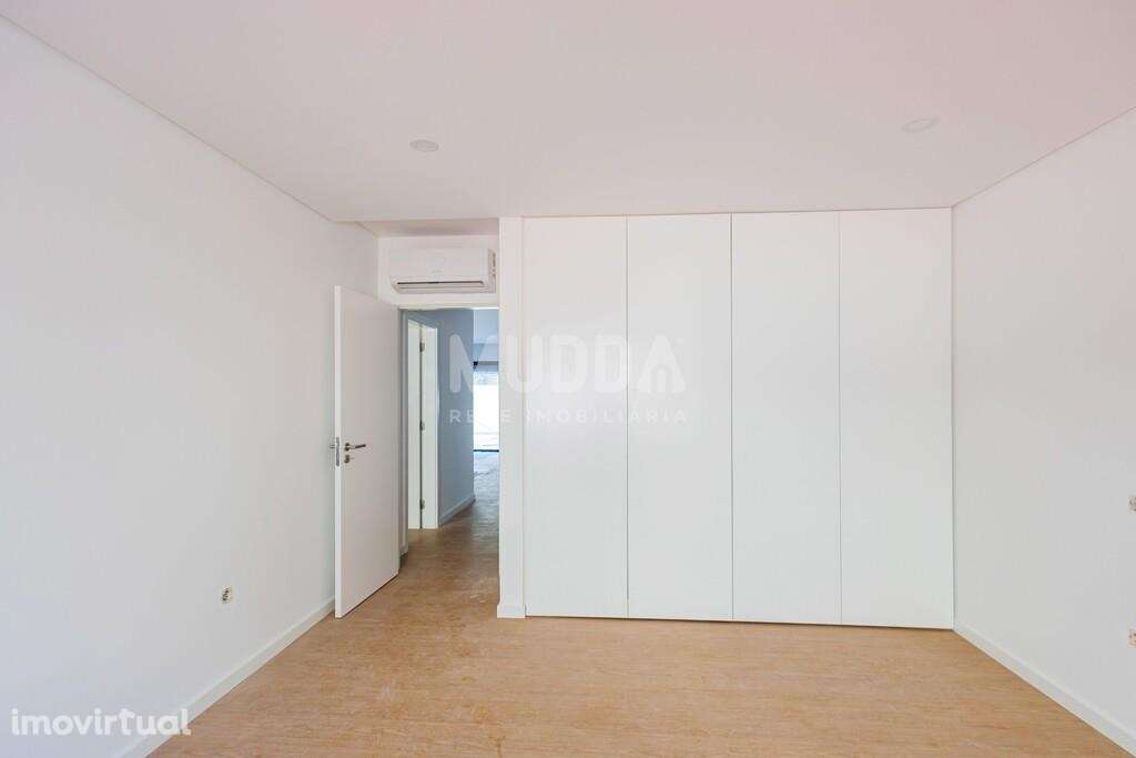 Apartamento T3 novo no R/Chão com Terraço em Esgueira -- Aveiro - Grande imagem: 3/18