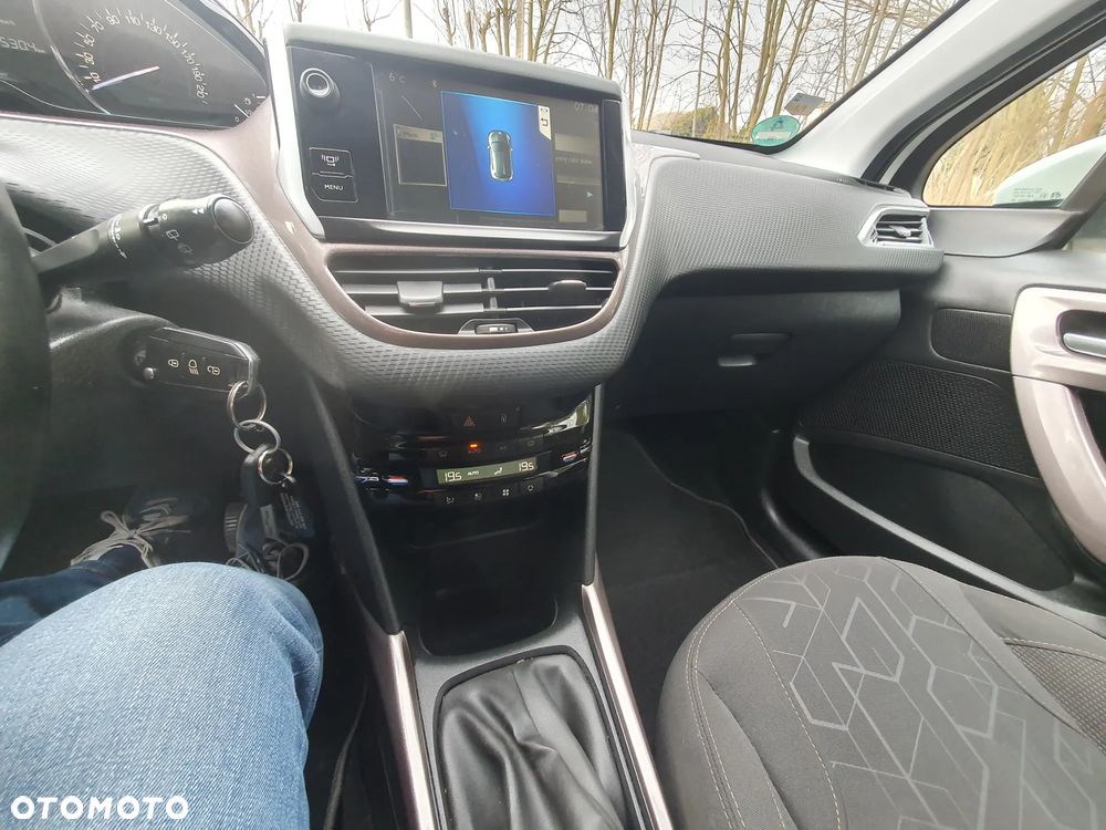 Peugeot 2008 1.6 e-HDi Active S&S - 19