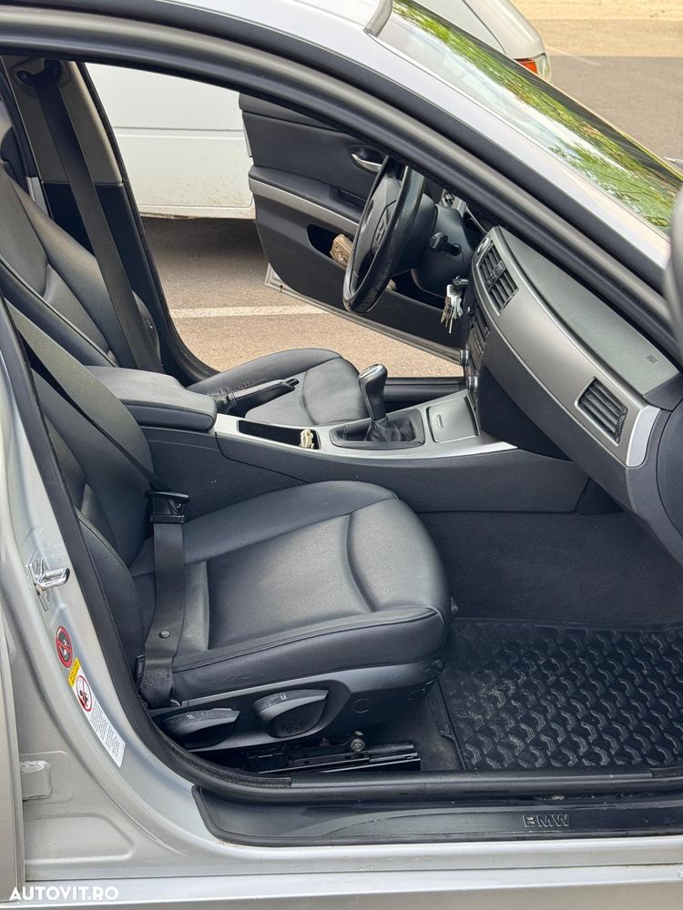 BMW Seria 3 320d - 12