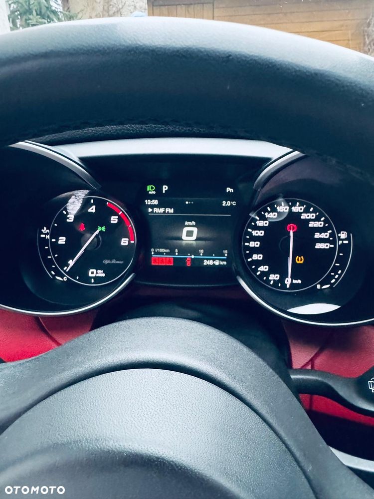 Alfa Romeo Giulia 2.2 AT8-Q4 Veloce - 16