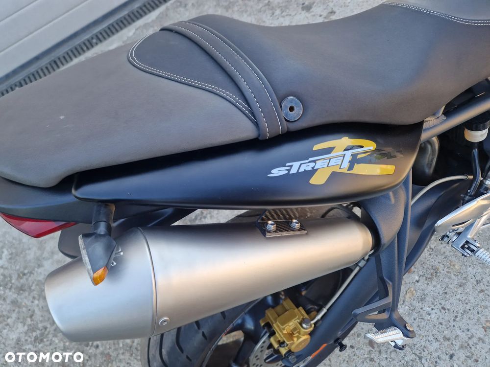 Triumph Street Triple - 23