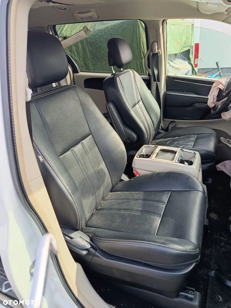 Chrysler Town & Country 3.6 Limited - 6