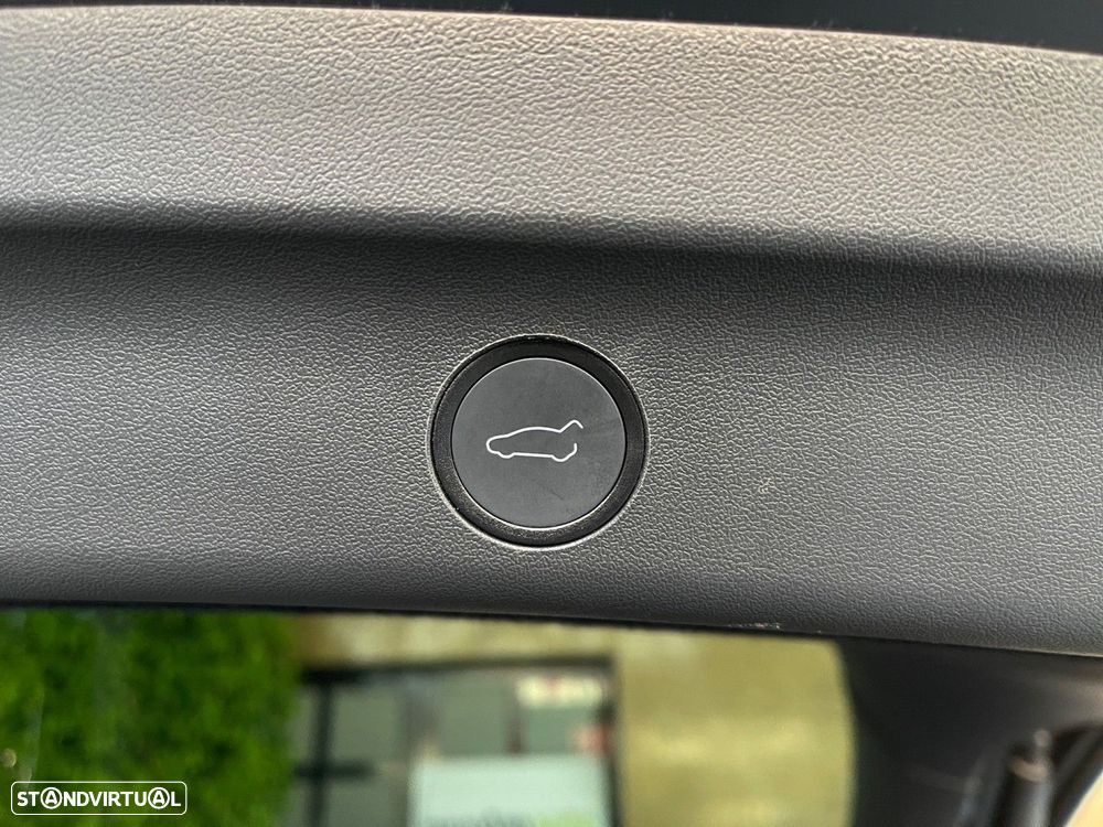 Tesla Model Y Standard - 12