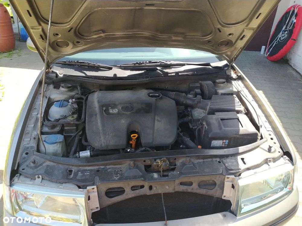 Skoda Octavia 1.6 Tour - 8