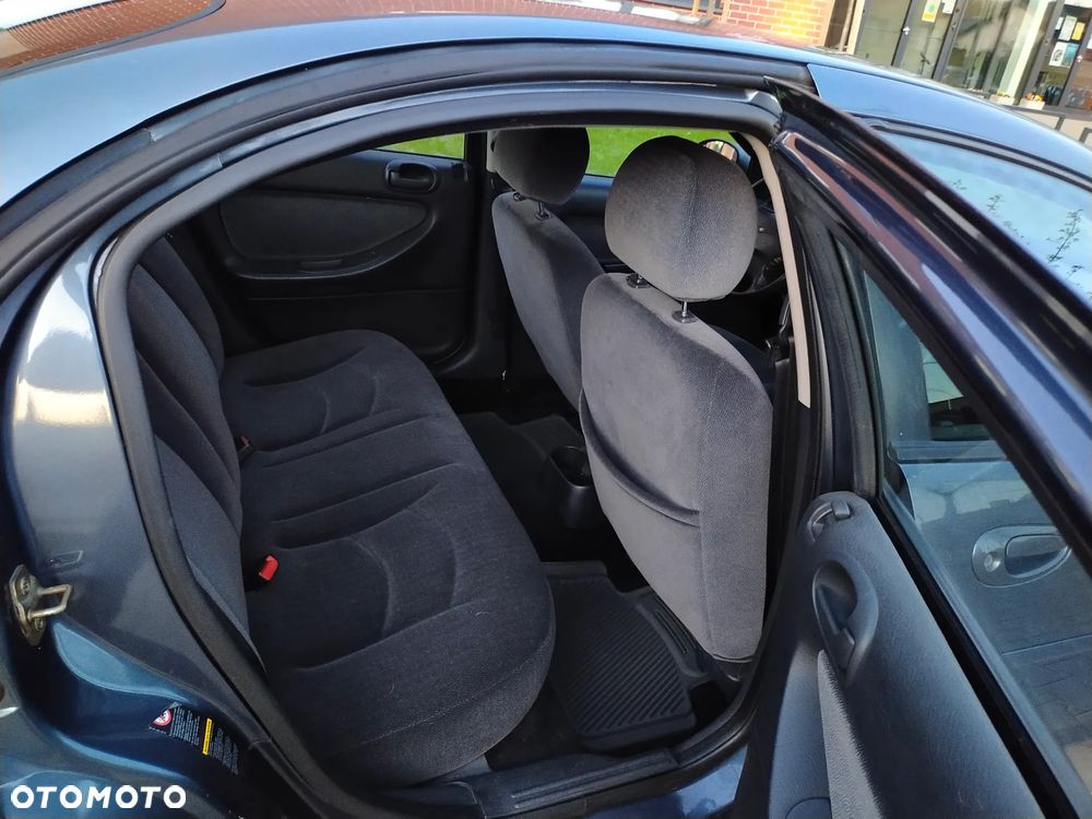 Chrysler Sebring 2.0 LX - 12