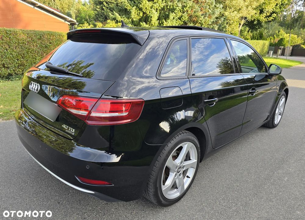 Audi A3 ver-40-tdi-sportback-quattro-s-tronic-sport - 32