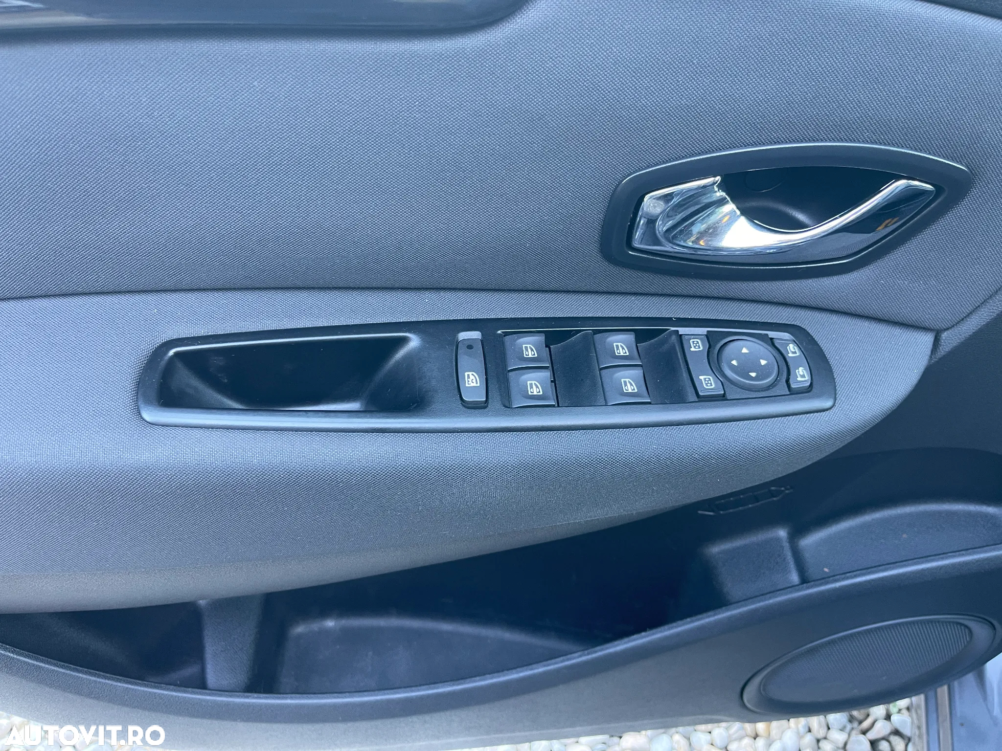 Renault Scenic dCi 110 EDC Paris - 15
