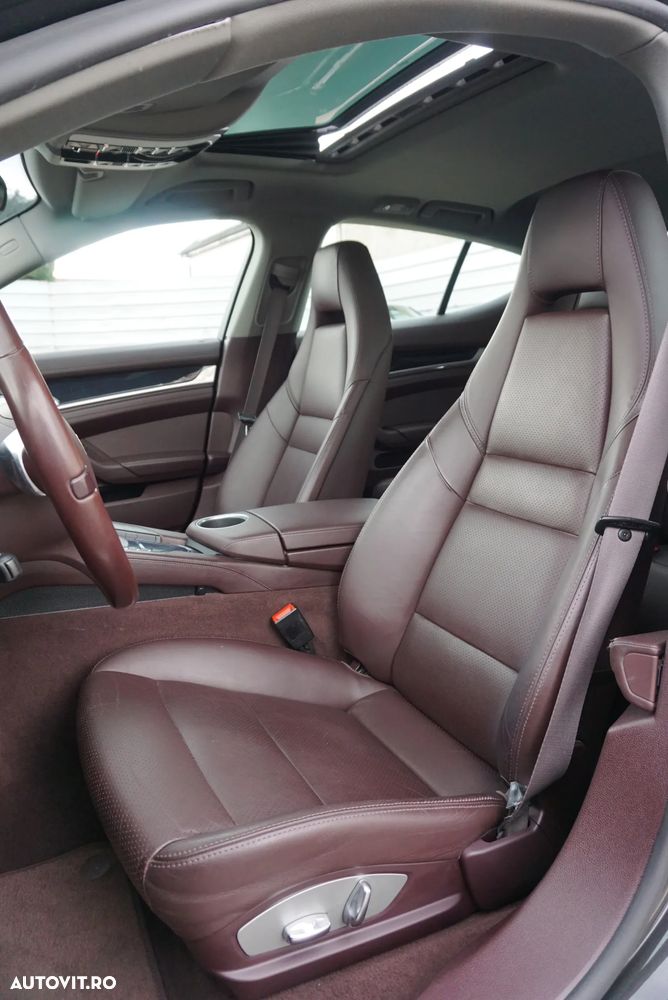 Porsche Panamera - 21
