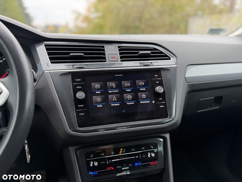 Volkswagen Tiguan - 16