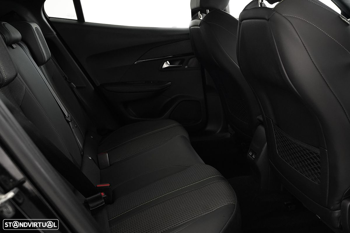 Peugeot e-2008 50 kWh GT - 22