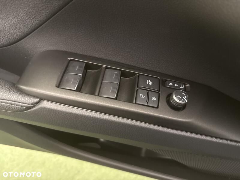 Toyota Camry 2.5 Hybrid Comfort CVT - 12