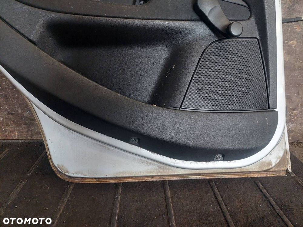 DRZWI KOMPLETNE LEWY TYŁ FIAT GRANDE PUNTO I - 6