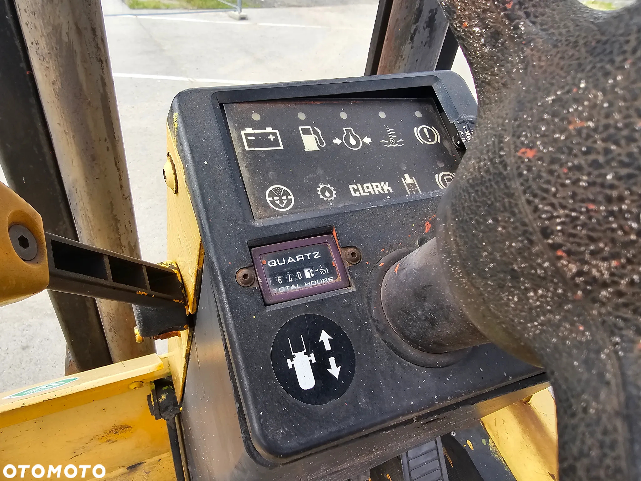 Clark GPM 30 / LPG / UDŻWIG 3000KG / MASZT 3.27M - 10