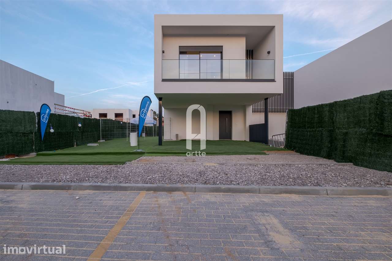 Moradia Geminada T3 Venda em Amora,Seixal - Grande imagem: 2/33
