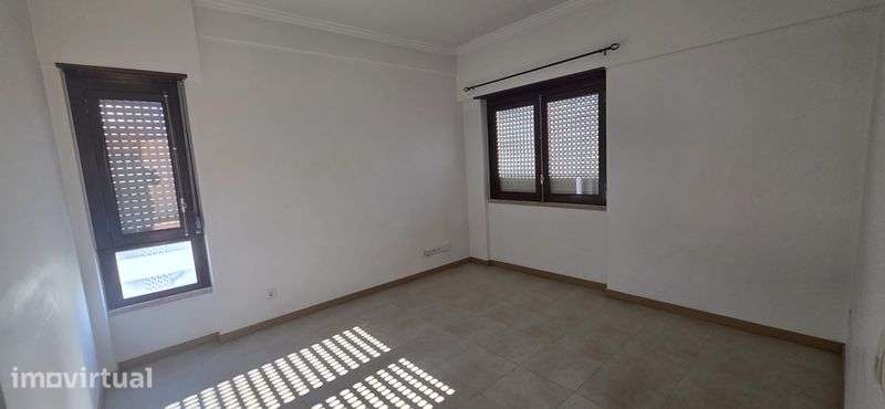 T2 em Odivelas perto do metro - Grande imagem: 5/9