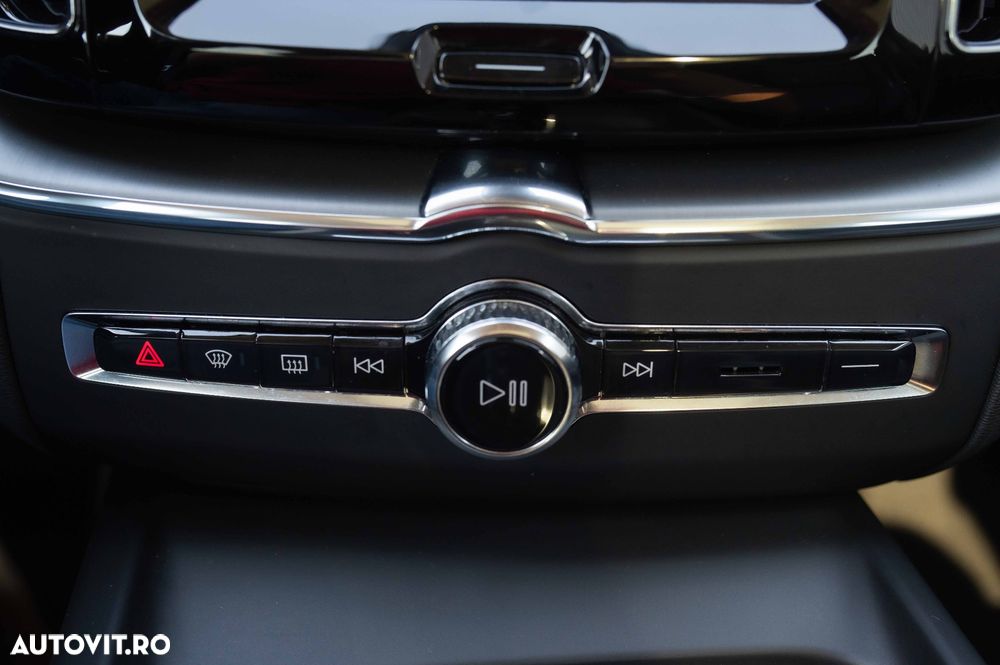 Volvo XC 60 T6 AWD Recharge Geartronic Inscription - 31