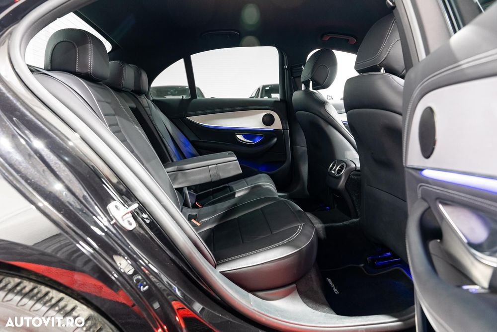 Mercedes-Benz E 300 9G-TRONIC AMG Line - 13