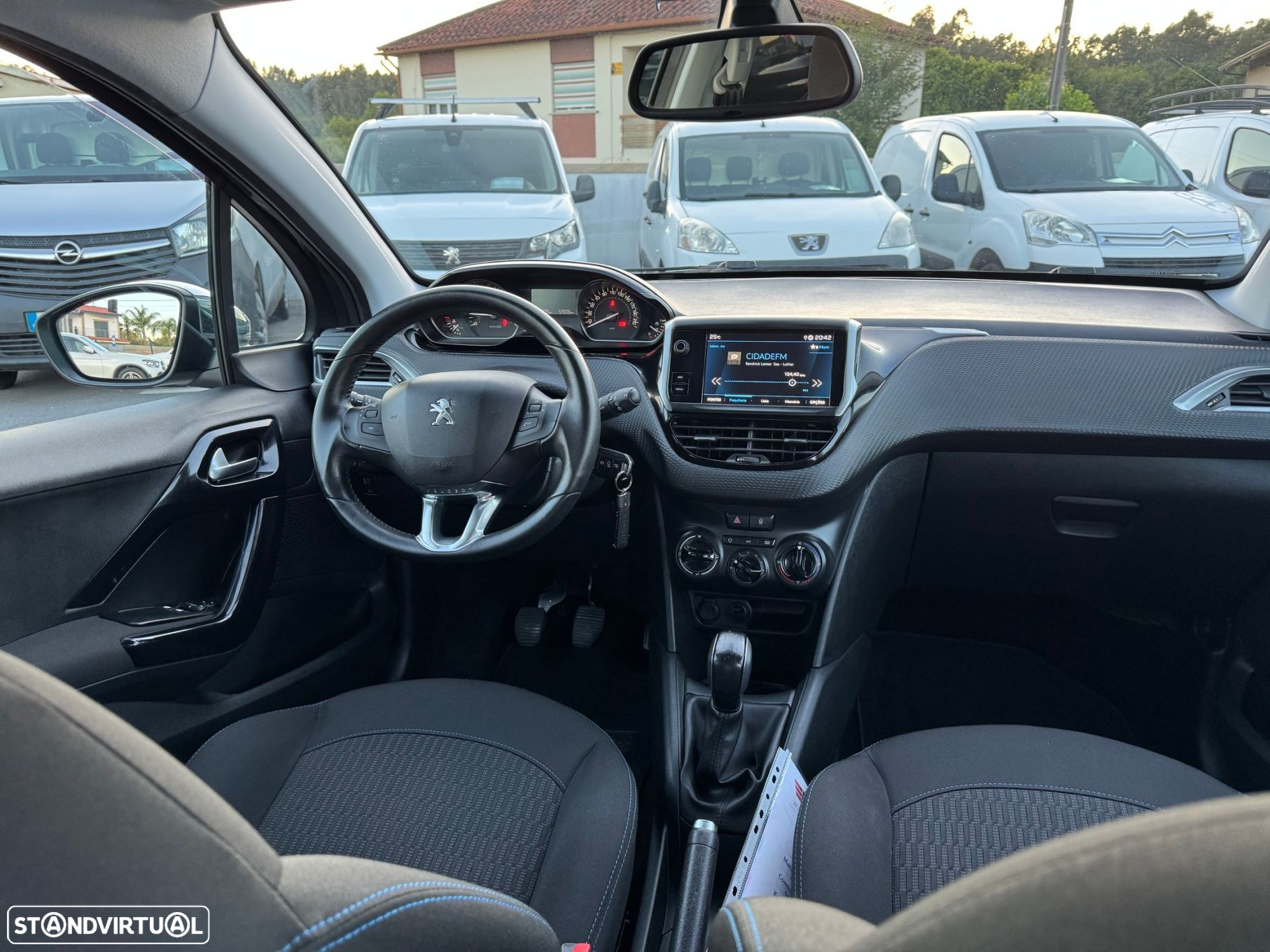 Peugeot 208 1.2 PureTech Style - 19