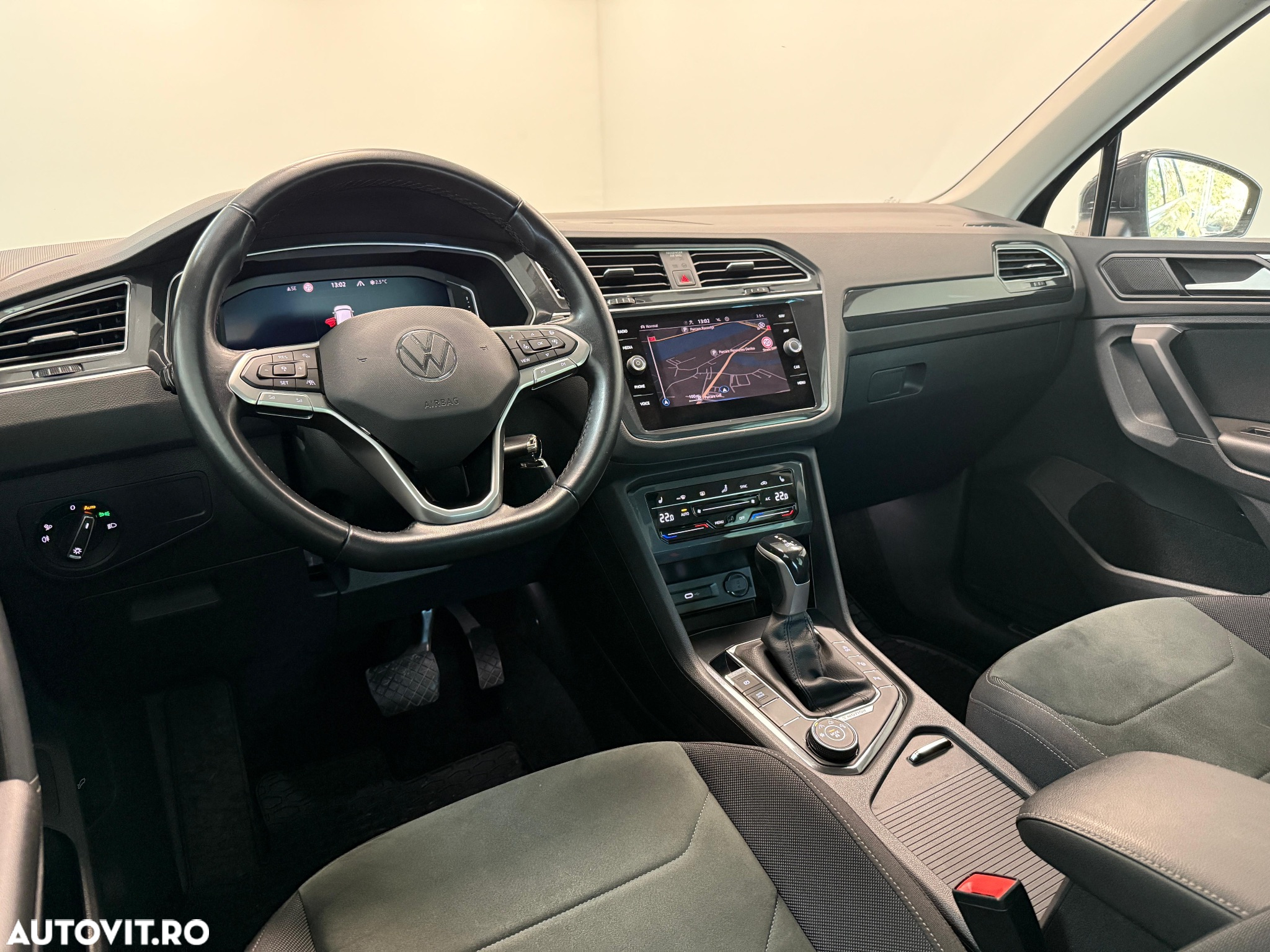Volkswagen Tiguan 2.0 TDI SCR 4MOTION DSG Elegance - 26