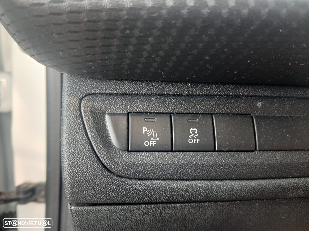 Peugeot 2008 1.2 PureTech Allure - 24