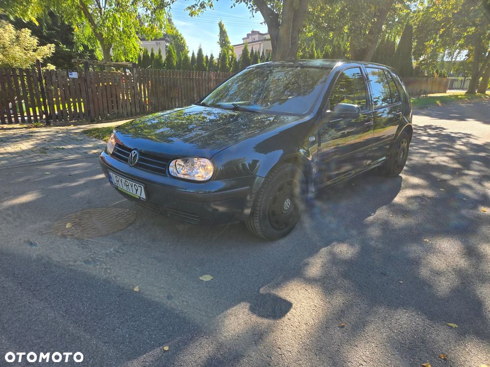 Volkswagen Golf - 8
