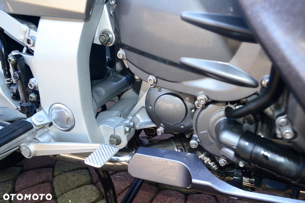 Yamaha FJR - 25