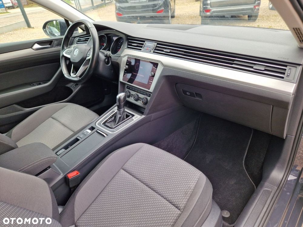 Volkswagen Passat - 20