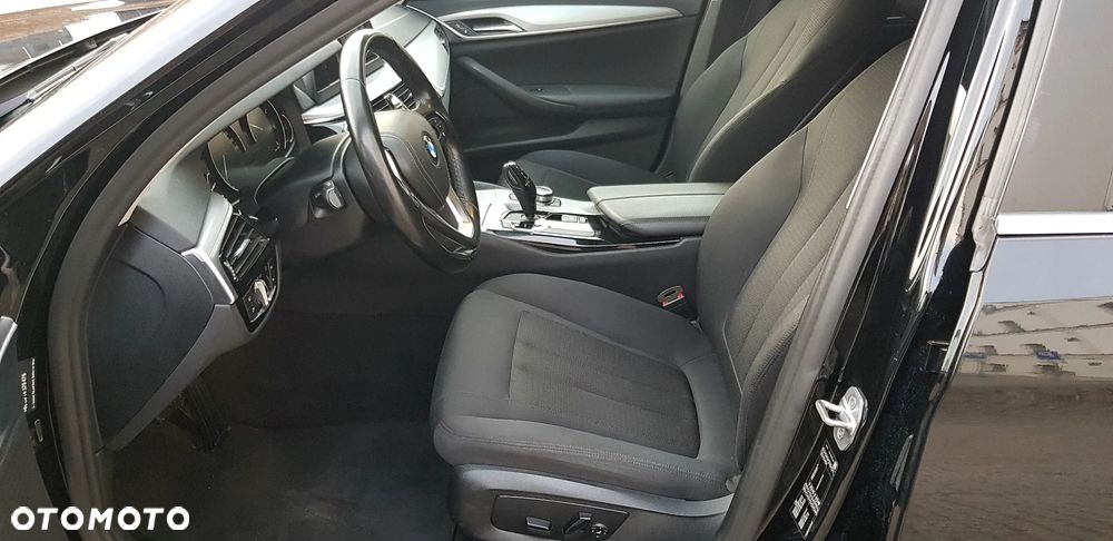 BMW Seria 5 520d M Sport Edition - 9