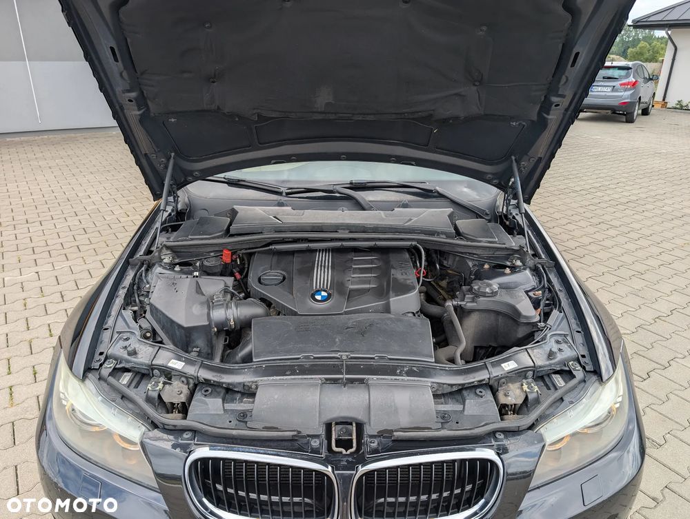 BMW Seria 3 318d Sport Line - 19