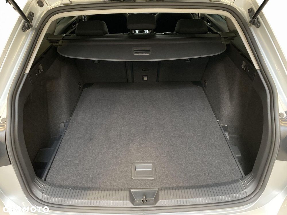 Volkswagen Golf - 29