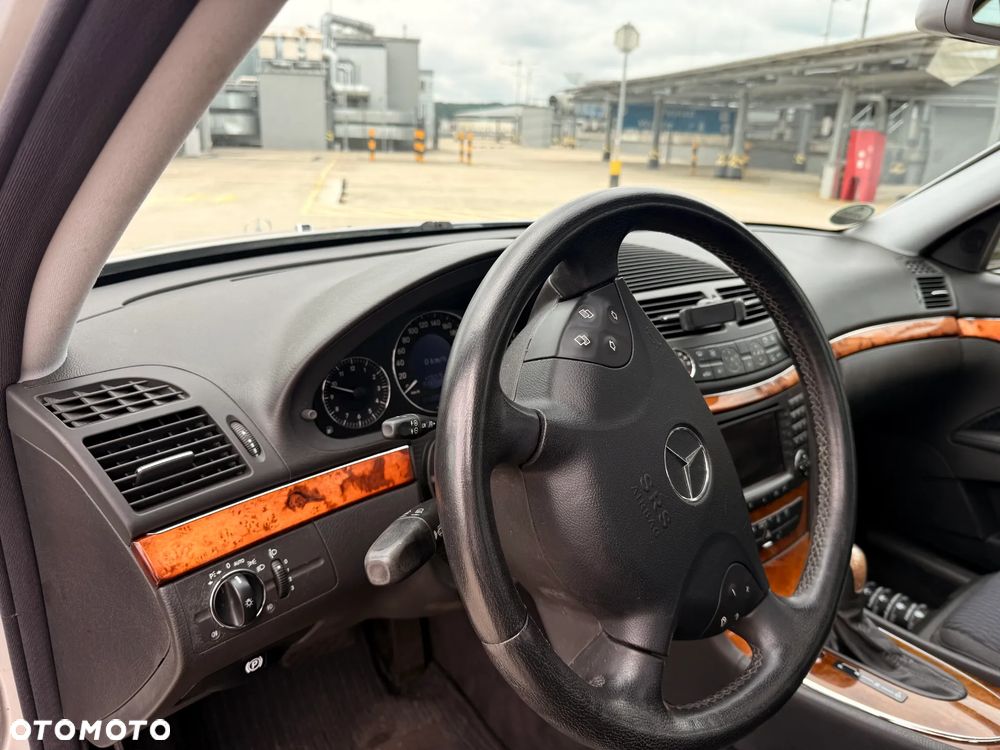 Mercedes-Benz Klasa E 320 Elegance - 12
