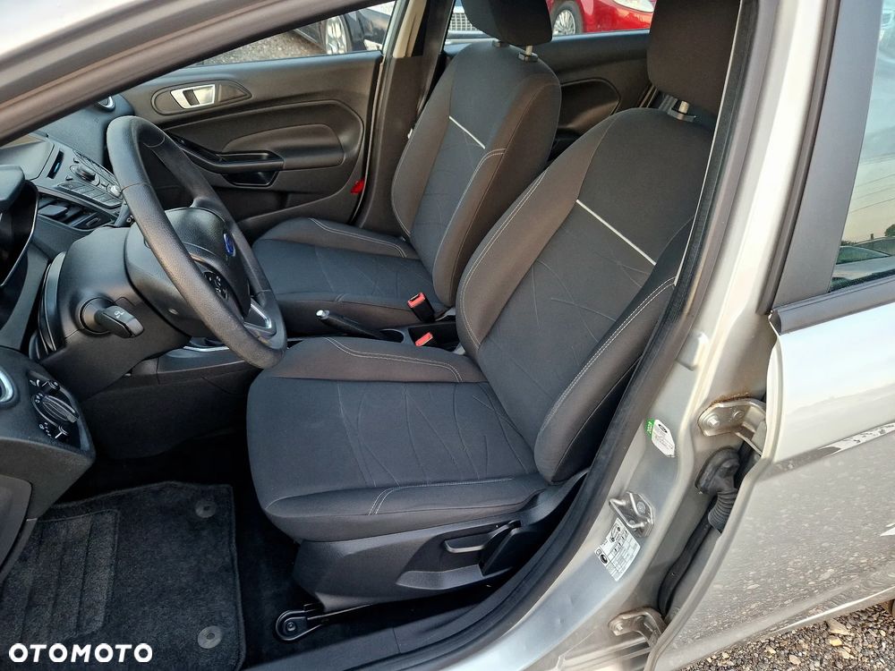 Ford Fiesta 1.25 Ghia - 14