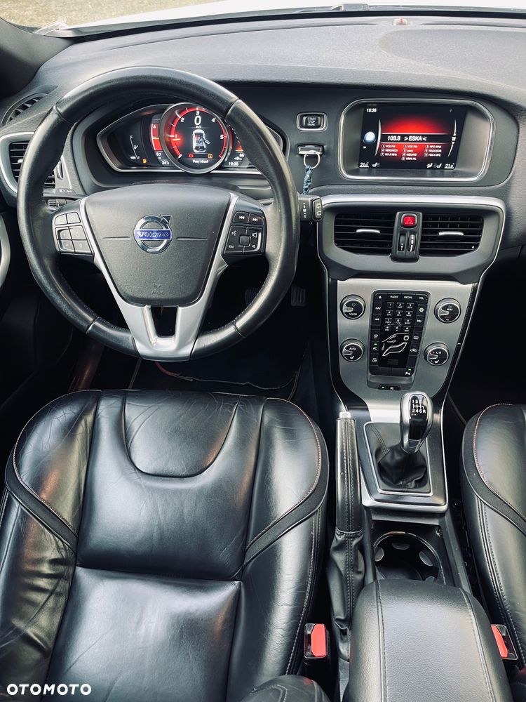 Volvo V40 D2 Drive-E Ocean Race - 7