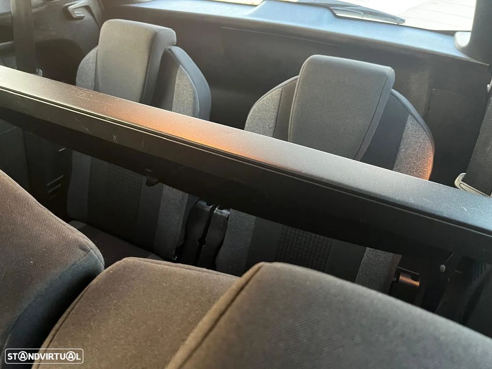 Peugeot 5008 1.5 BlueHDi Active Pack EAT8 - 46