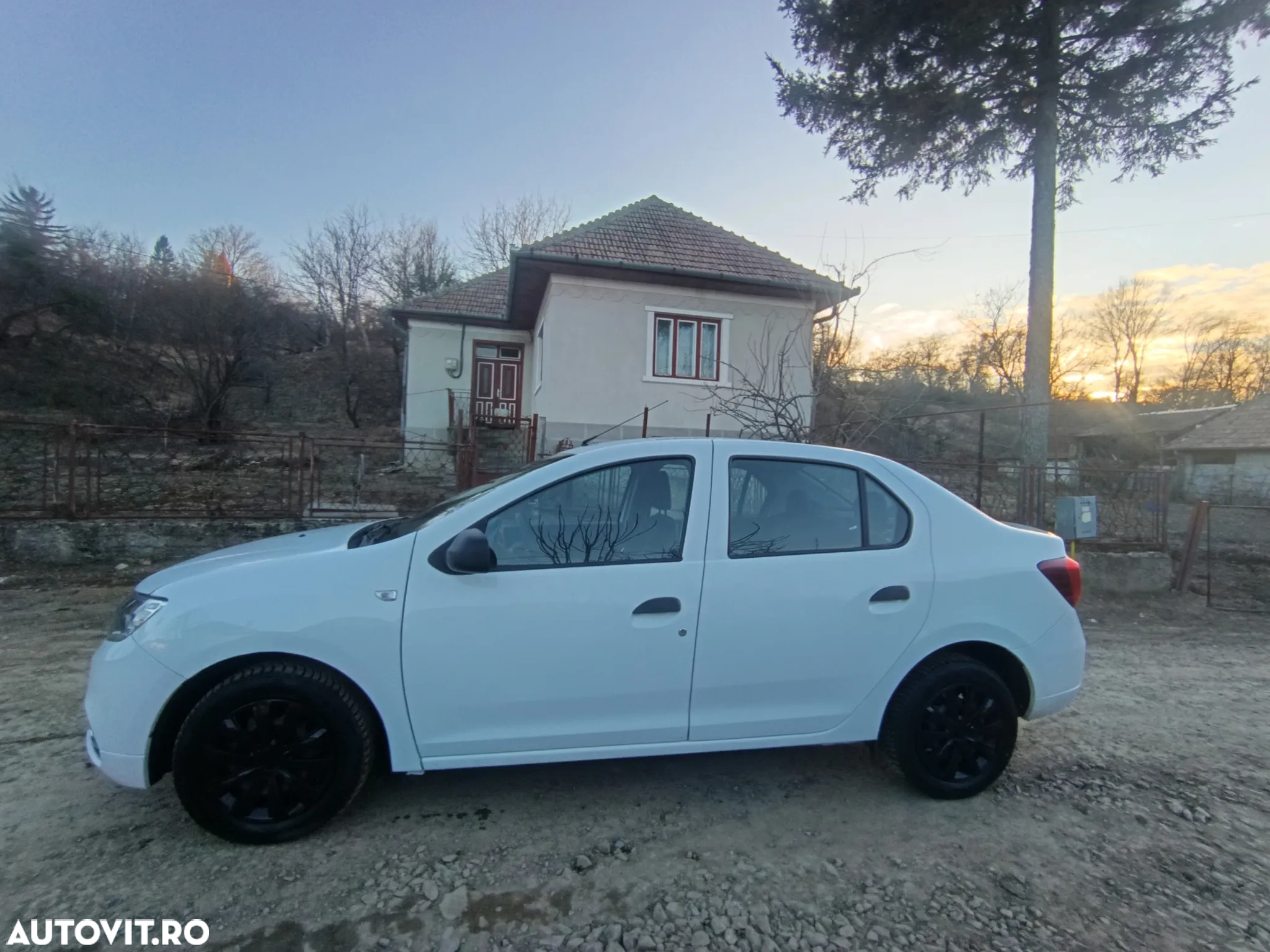 Dacia Logan 1.2 Acces - 3