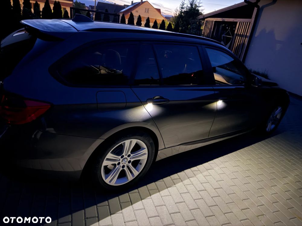 BMW Seria 3 318d - 12