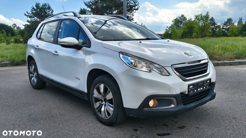 Peugeot 2008 1.6 e-HDi Allure S&S - 9